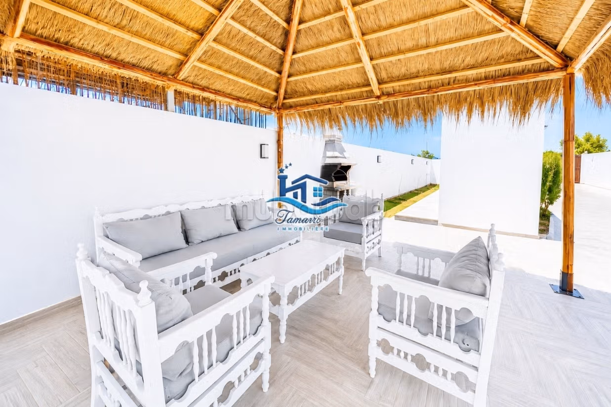 Tra Piscina e Mare Villa Lusso S4