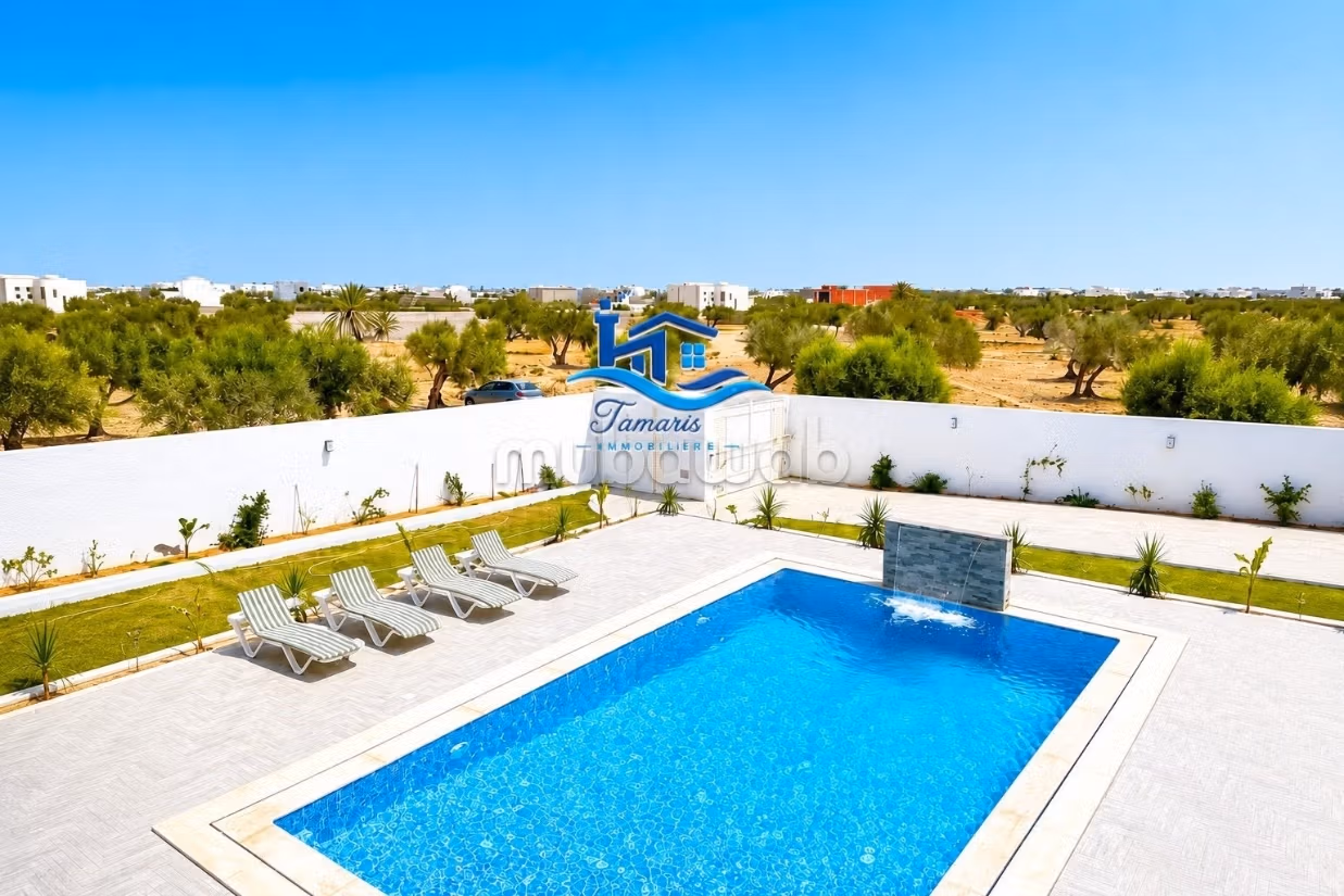 Tra Piscina e Mare Villa Lusso S4