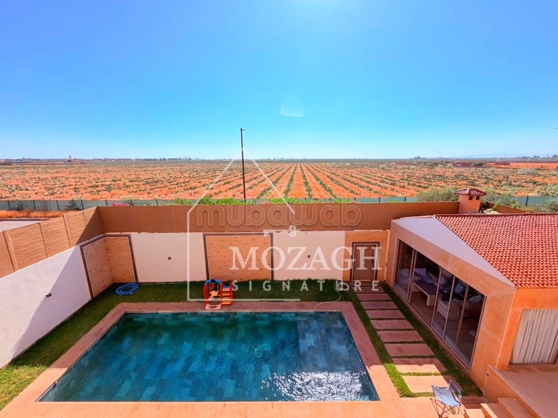 Charming villa 800 M2 with private pool in Targa