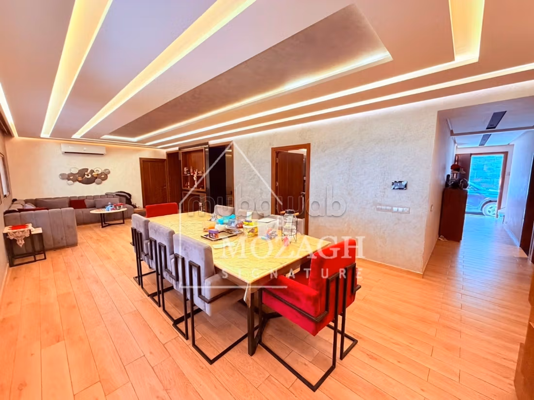 Charming villa 800 M2 with private pool in Targa