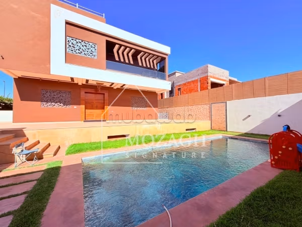Chic villa de 800 M² con piscina privada en Targa