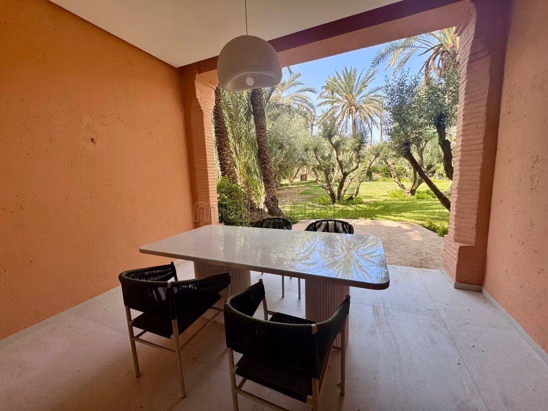 Palmeraie: Appartement 2 Chs entièrement rénové