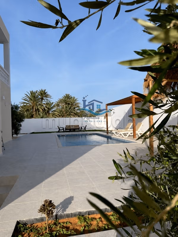 Between Relaxation and Elegance - Modern Villa