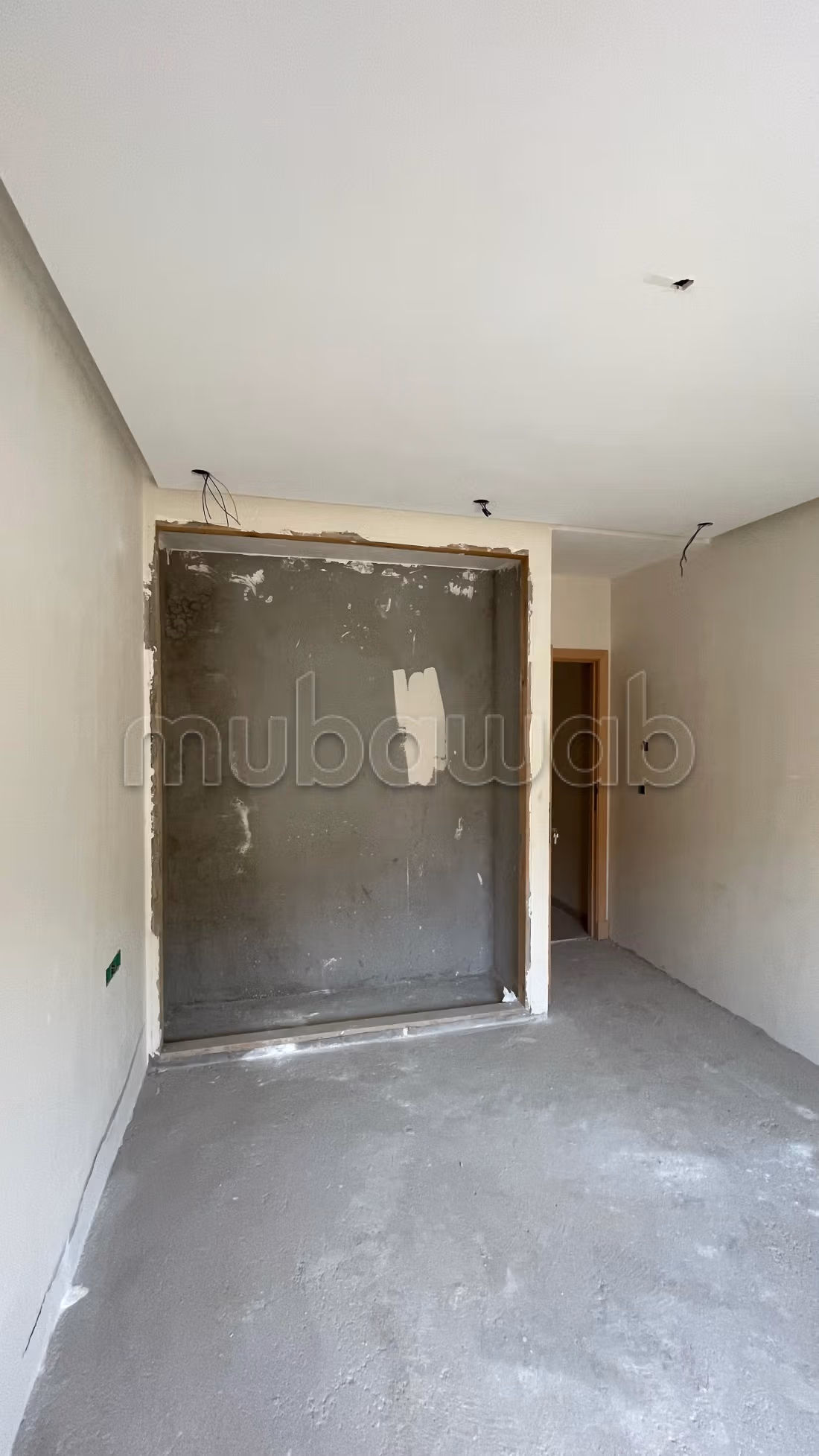 Vend appartement à Hay Hassani. 
2 chambres. 
Salon typique marocain, résidence sécurisée