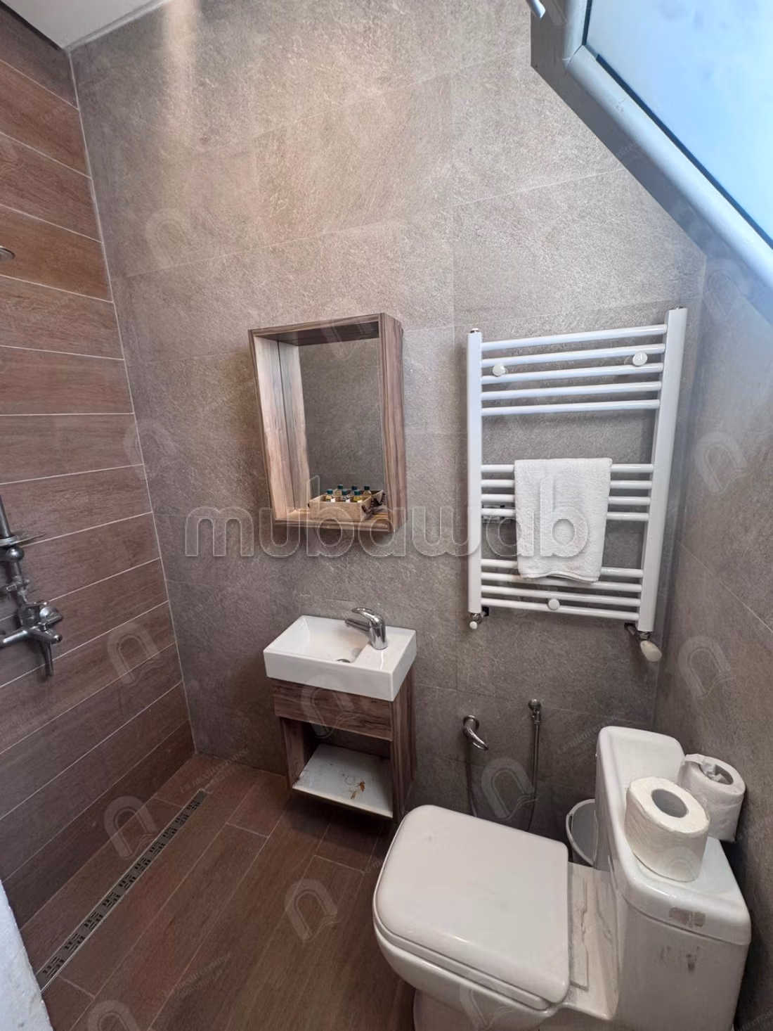 A louer un appartement S3 hst meublé à denden