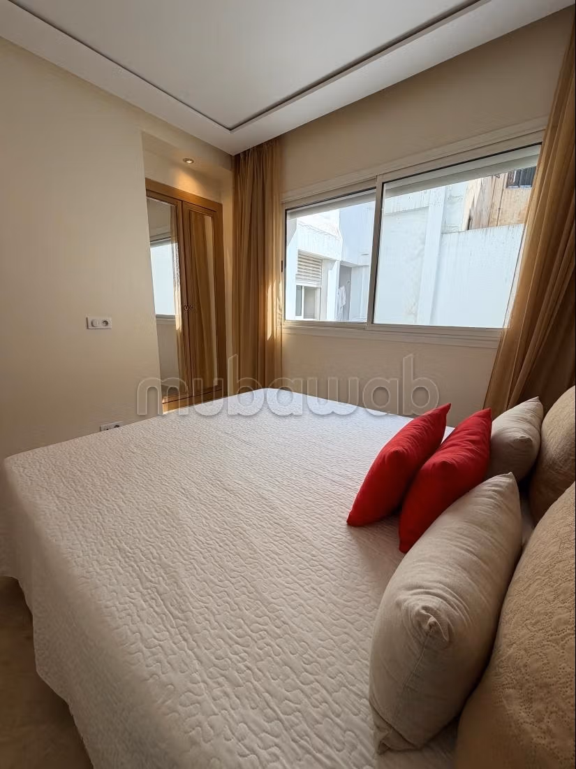 Studio arredato con terrazza a Maarif