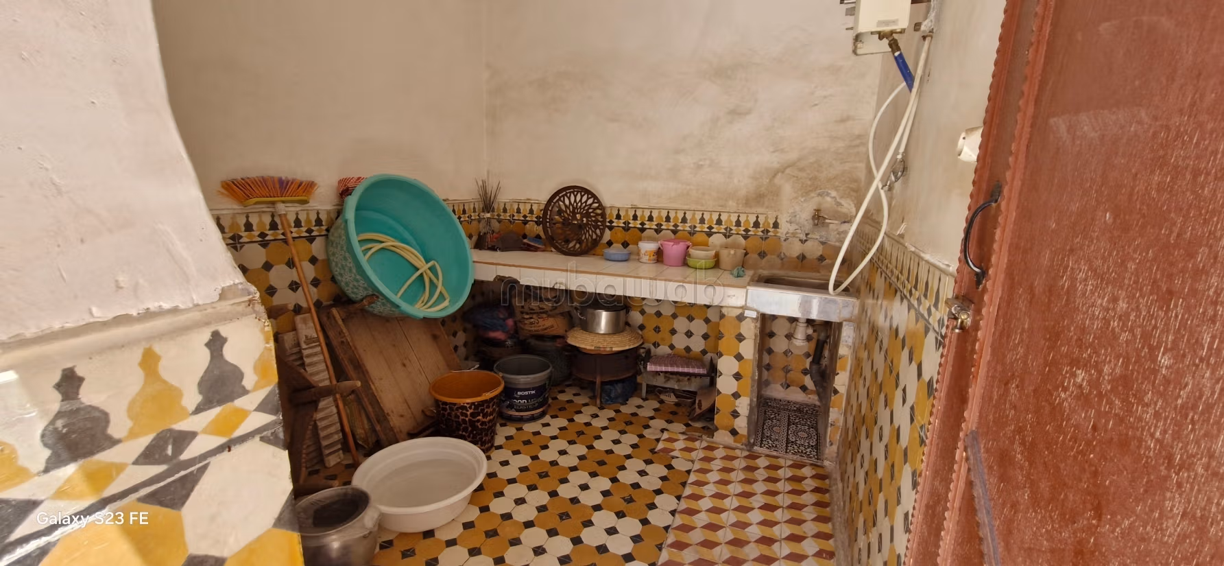Large Riad with Great Potential