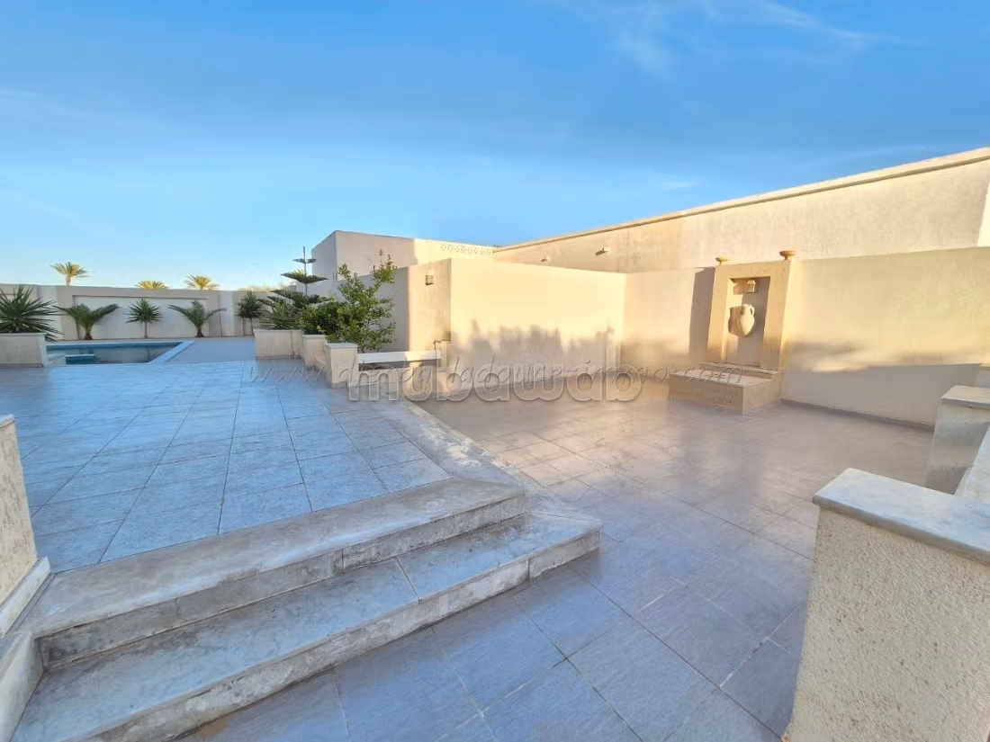 A Vendre Magnifique Villa avec Piscine à Temlal