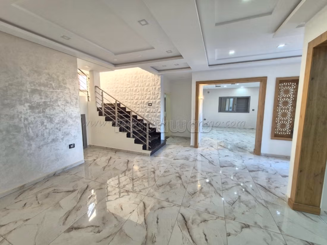A Vendre Magnifique Villa avec Piscine à Temlal