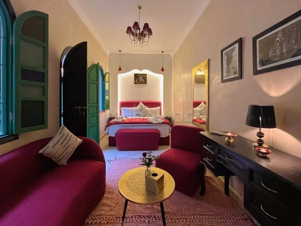 Riad in vendita a Kennaria. 5 camere confortevoli. Salone marocchino tipico, residenza sicura