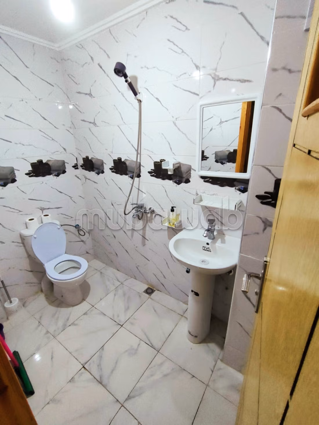Nouvel appartement meublé à louer quotidiennement ou mensuellement