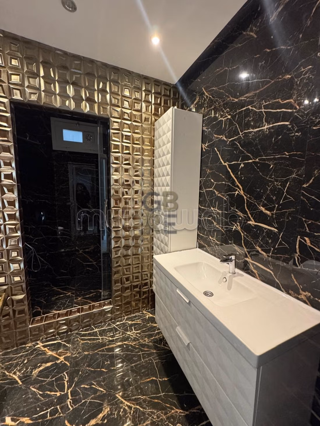 Rez de jardin rénové à louer 
Hay Riad — 5