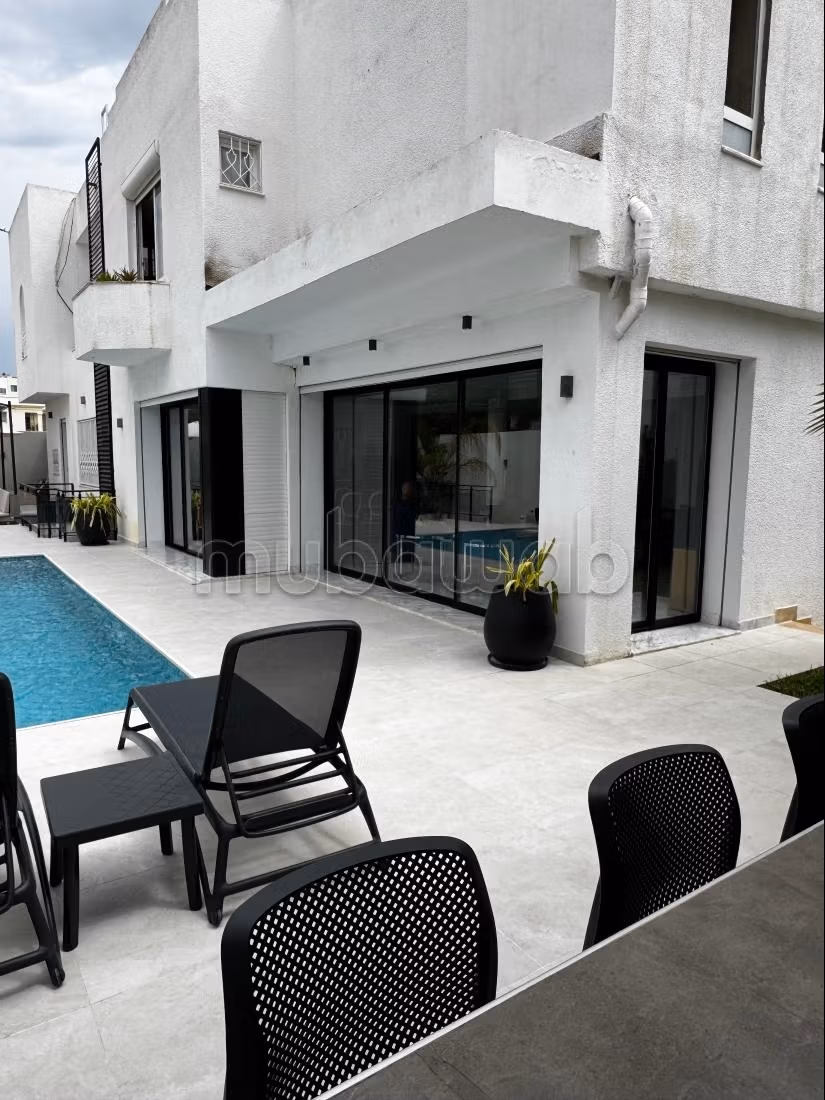 Vente villa de luxe à Les Berges Du Lac 1.5 chambres agréables. Piscine et air conditionné