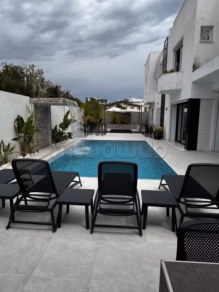 Vente villa de luxe à Les Berges Du Lac 1.5 chambres agréables. Piscine et air conditionné