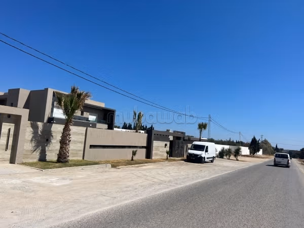 Terrain premier choix dans basbasia hammamet sud
