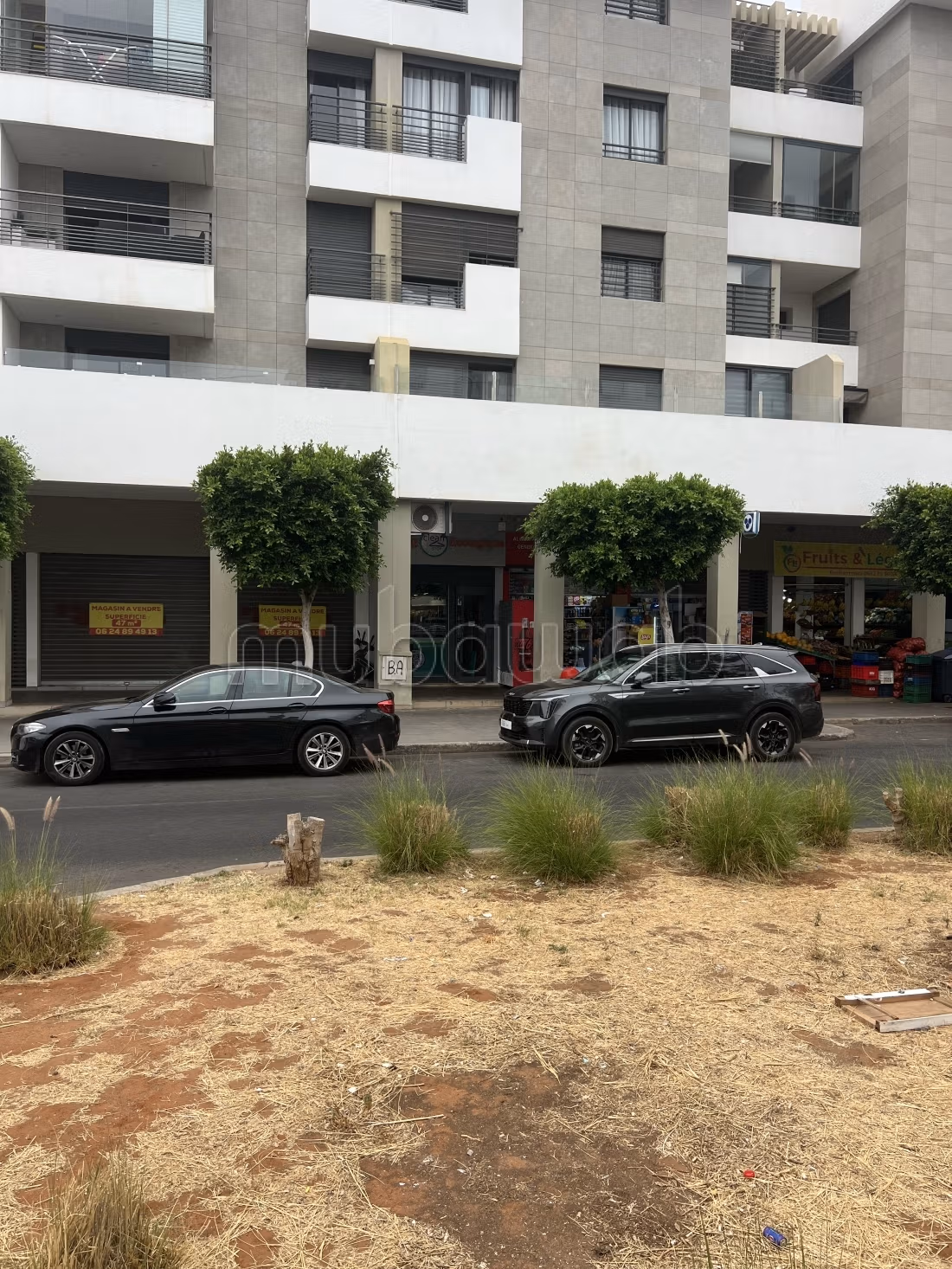 Magasin Premium 47 m² – Double Façade Témara
