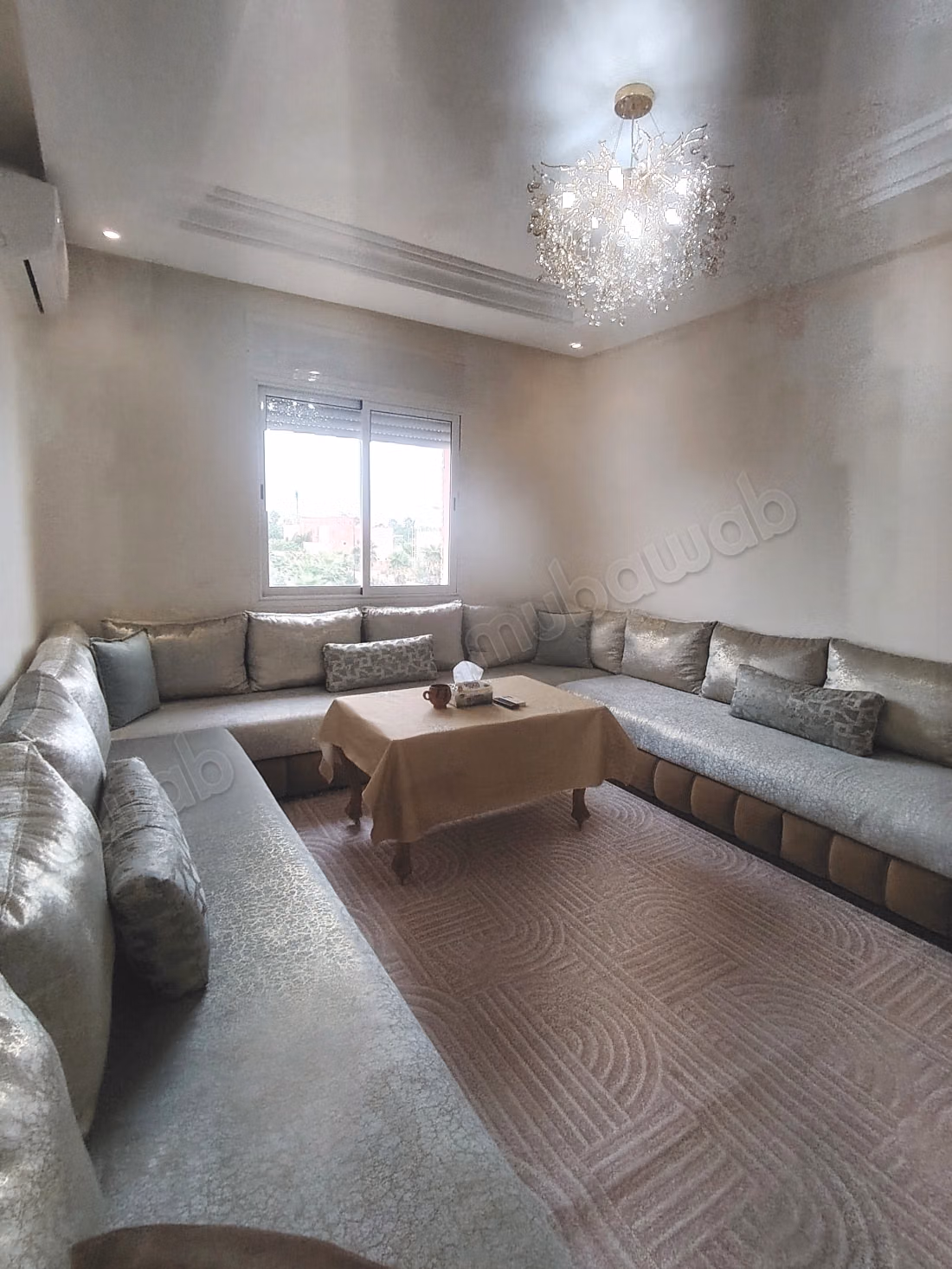 Impresionante apartamento amueblado de 3 habitaciones en alquiler en Marrakech – Ain Mazouar