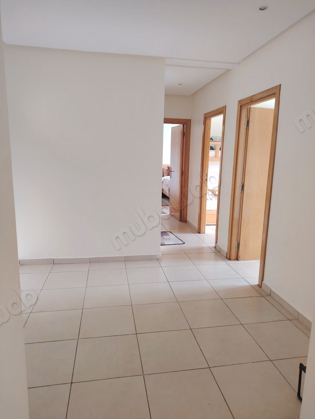 Impresionante apartamento amueblado de 3 habitaciones en alquiler en Marrakech – Ain Mazouar