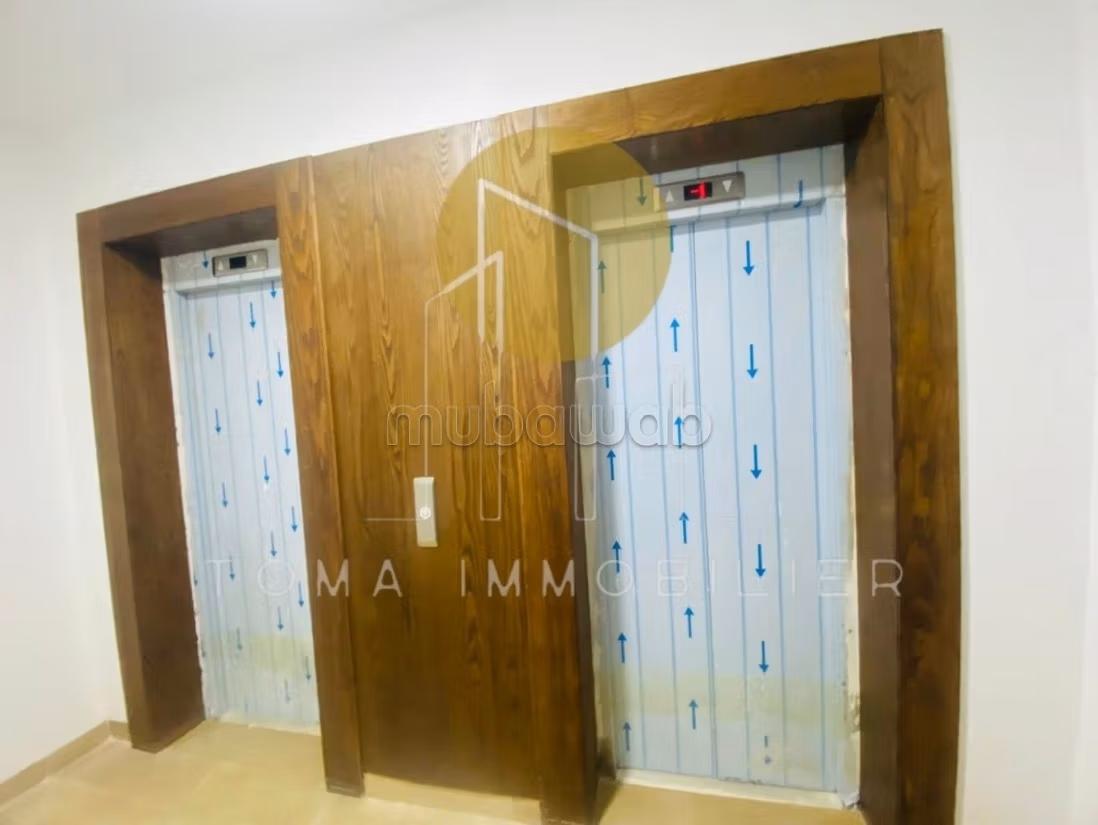 Appartamento in vendita a Cité Taieb Mhiri. Superficie di 118 m²
