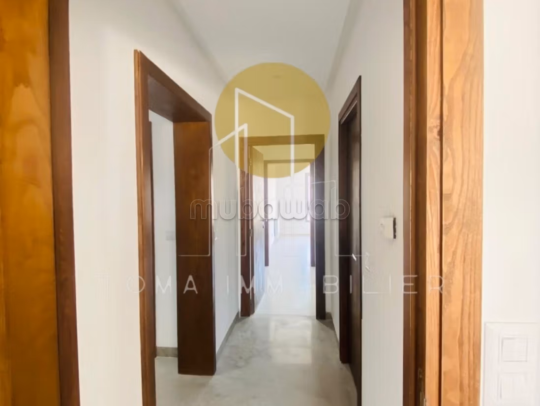 Appartamento in vendita a Cité Taieb Mhiri. Superficie di 118 m²