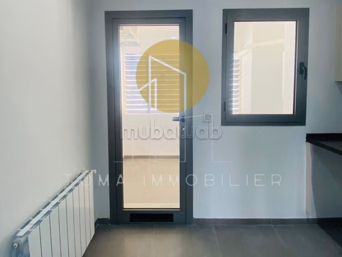 Appartamento in vendita a Cité Taieb Mhiri. Superficie di 118 m²