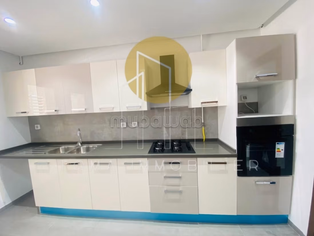 Appartamento in vendita a Cité Taieb Mhiri. Superficie di 118 m²