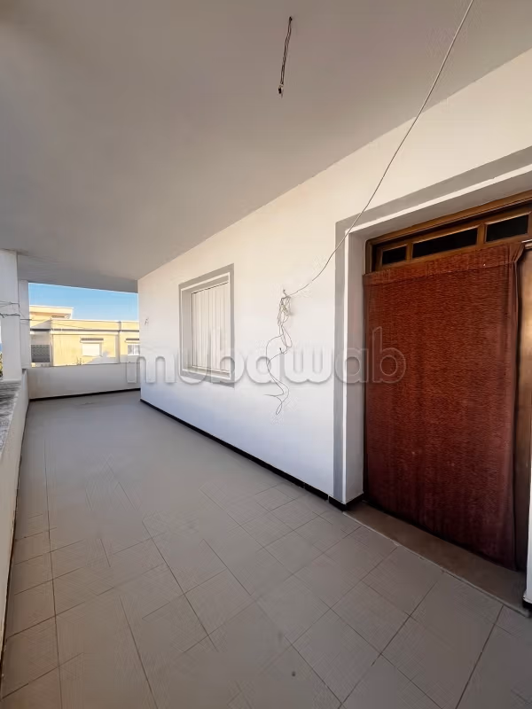 Maison spacieuse avec jardin à Menzel Horr