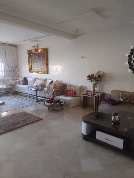 Nice apartment for sale at the racecourse. 1 Room. Built-in oven