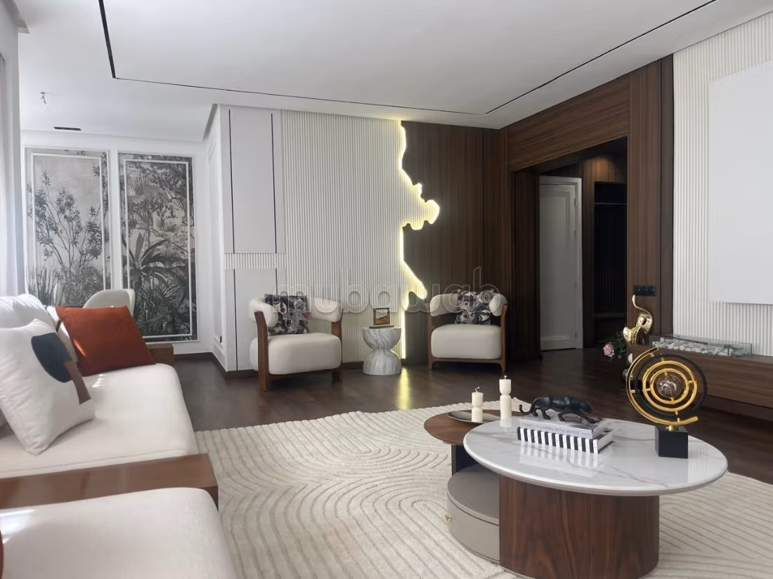 Superbe appartement à louer à Triangle d'Or.
3 pièces confortables.
Meublé