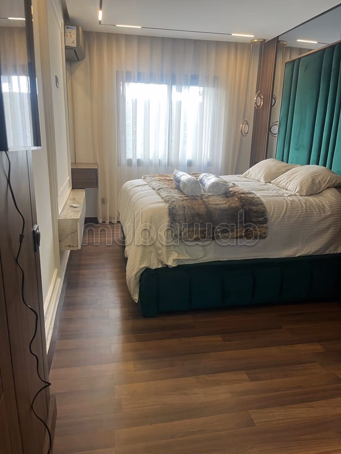 Superbe appartement à louer à Triangle d'Or.
3 pièces confortables.
Meublé — 3
