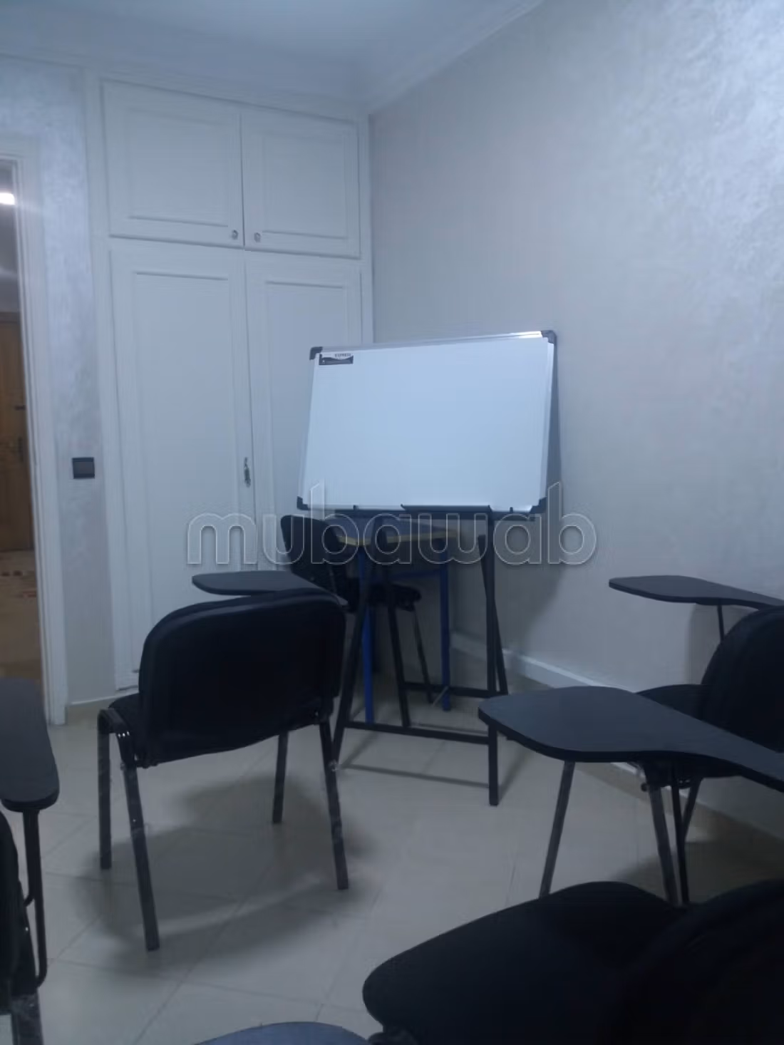 Centro de idiomas equipado para venta o alquiler