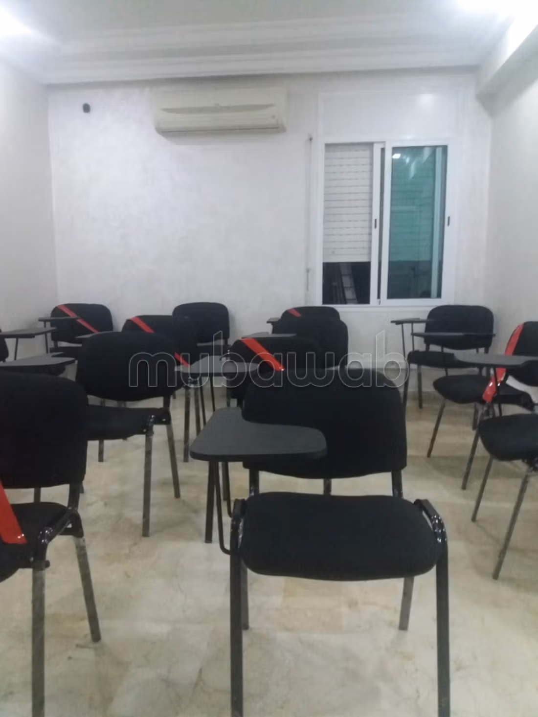 Centro de idiomas equipado para venta o alquiler
