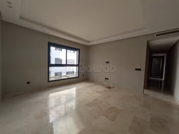 Bellissimo appartamento in affitto a Les princesses. 2 camere accoglienti. Parcheggio e ascensore