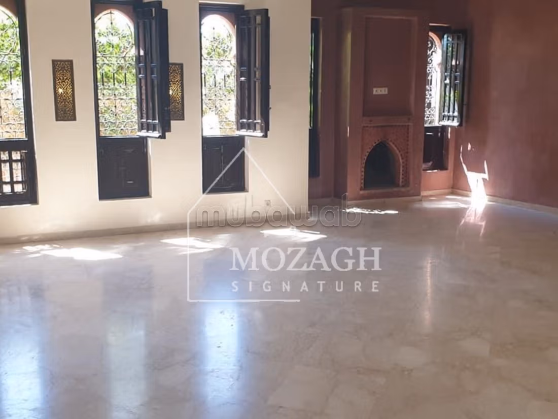Magnifica villa di 350 M2 – Quartiere Targa