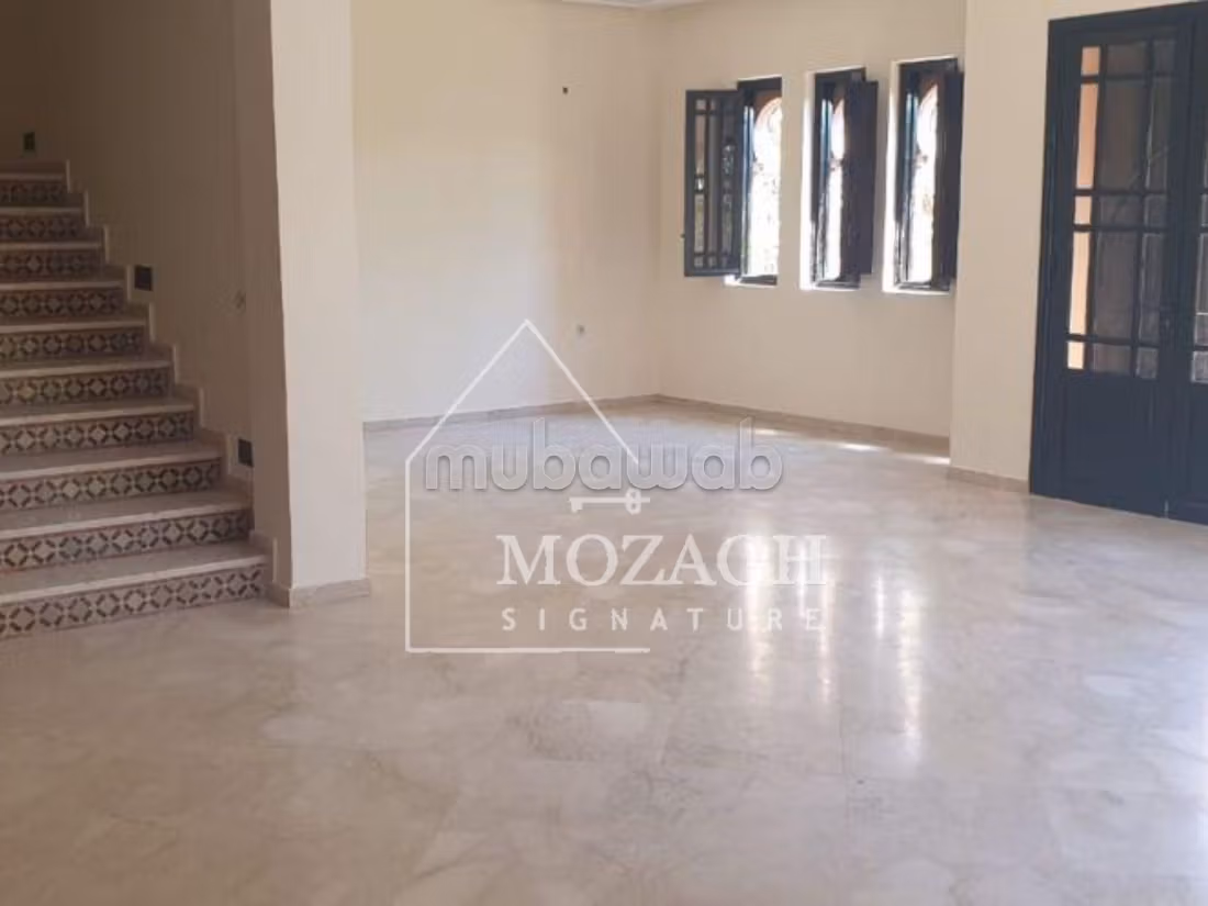Magnifica villa di 350 M2 – Quartiere Targa