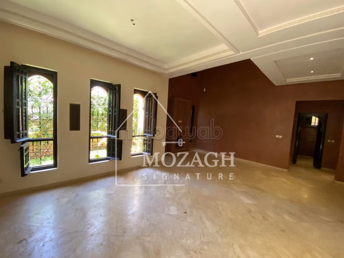 Magnifica villa di 350 M2 – Quartiere Targa