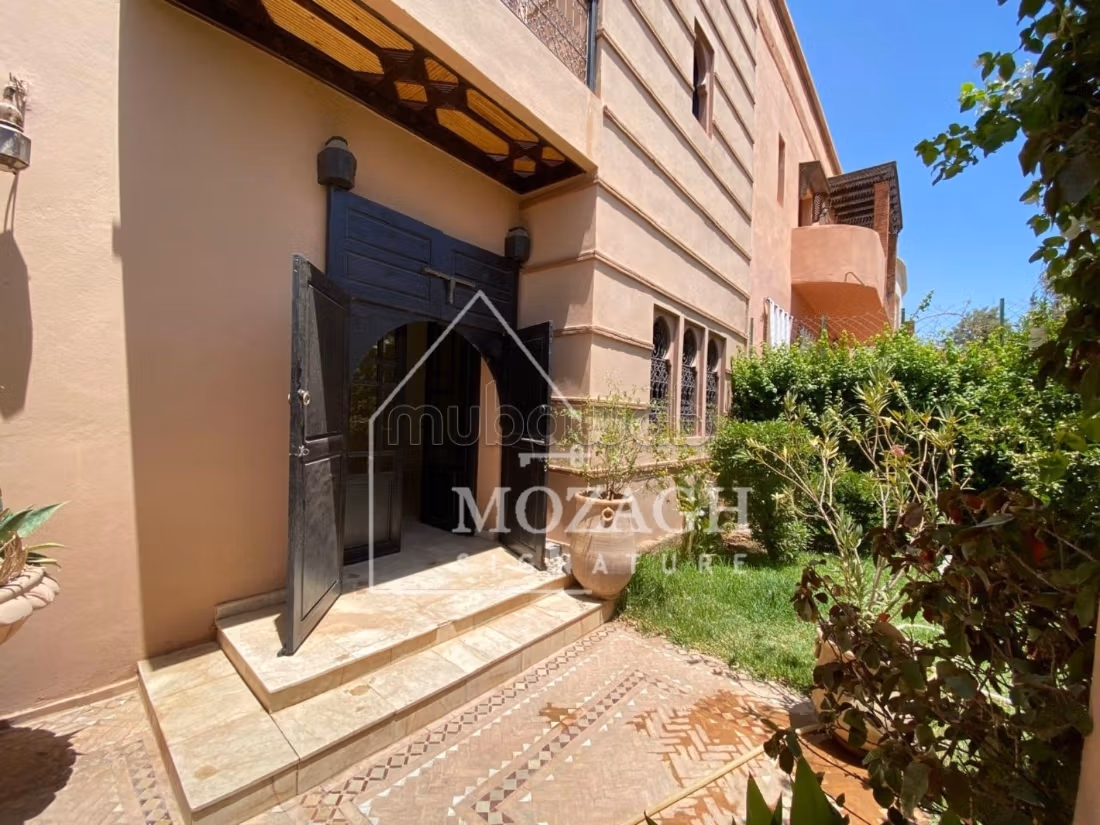 Magnifica villa di 350 M2 – Quartiere Targa