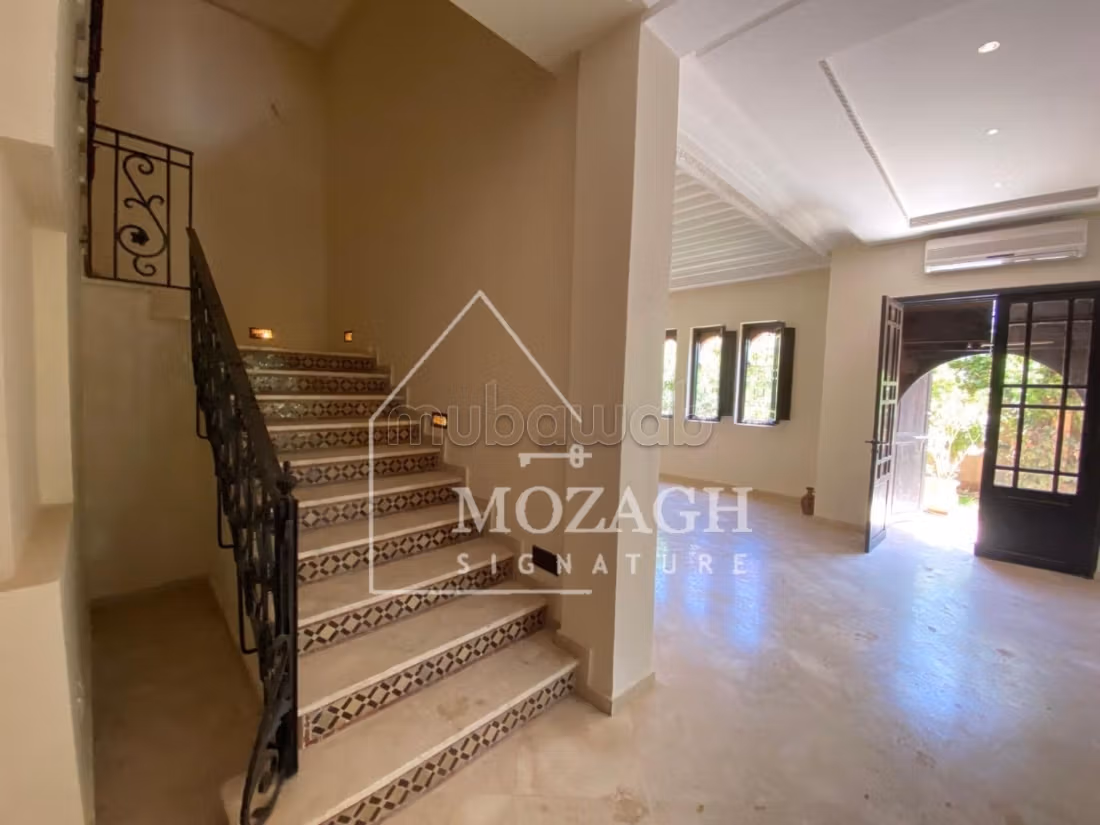 Magnifica villa di 350 M2 – Quartiere Targa