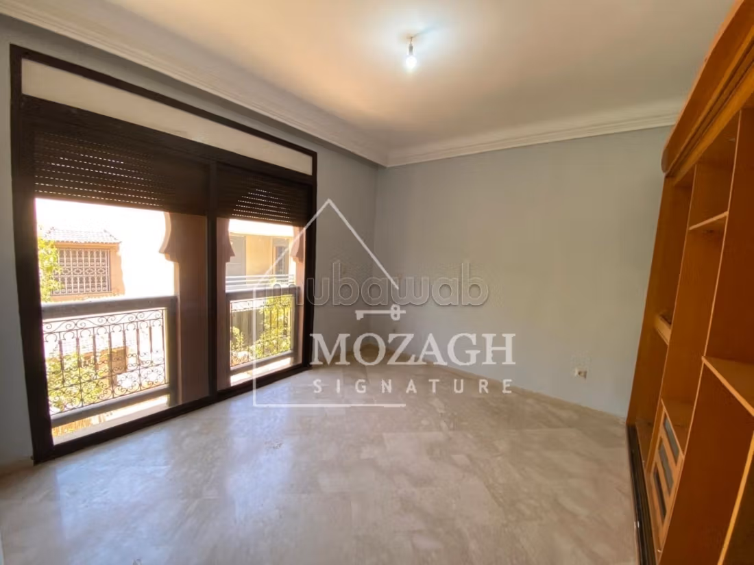 Magnifica villa di 350 M2 – Quartiere Targa