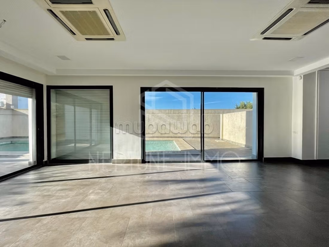 S4 con piscina a Marsa