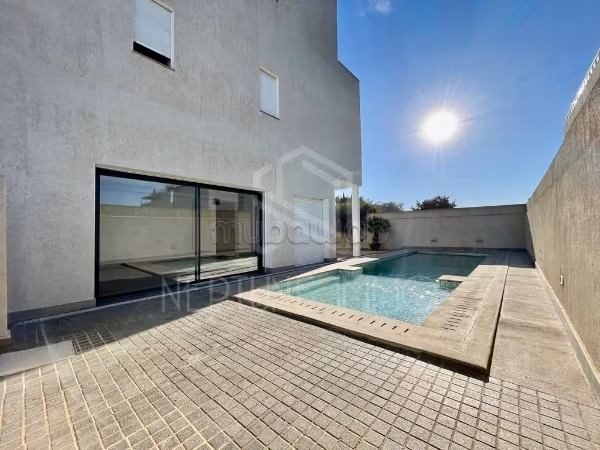 S4 con piscina a Marsa