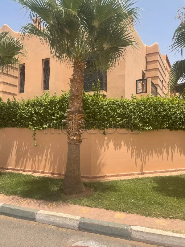 LOCATION Villa 5 bedrooms 300 m² Masmoudi Targa
