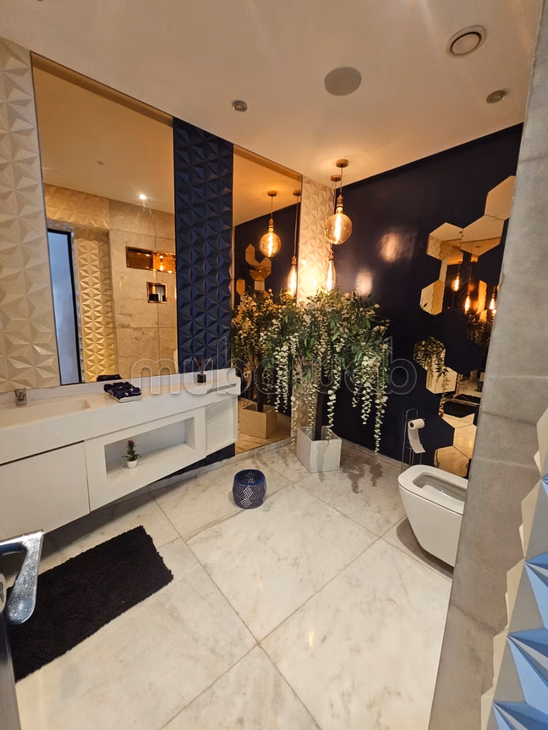 Bellissimo salone in vendita a racine di 163m