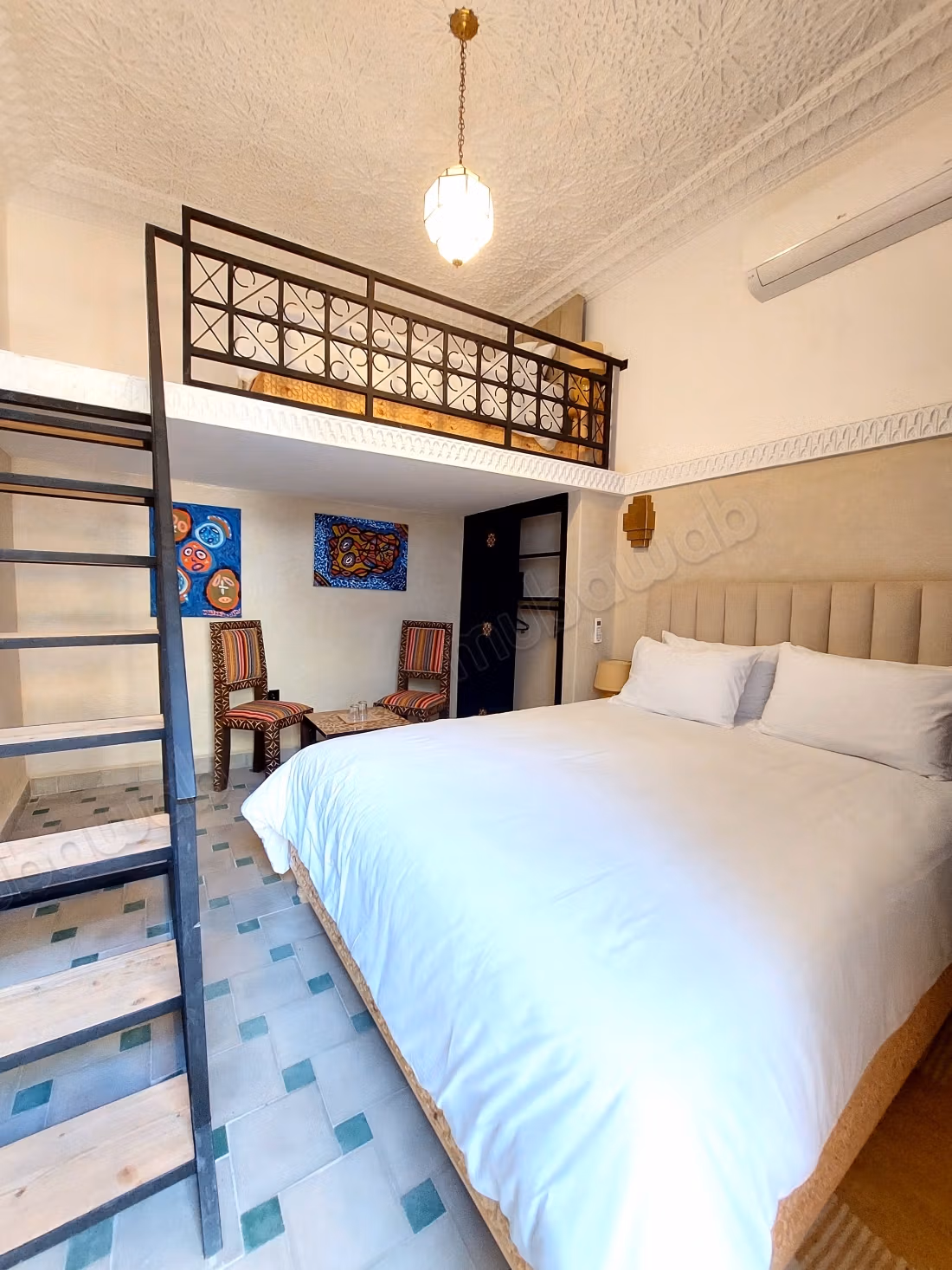 Trova il tuo riad da comprare a Zaouiat Lahdar. 10 camere