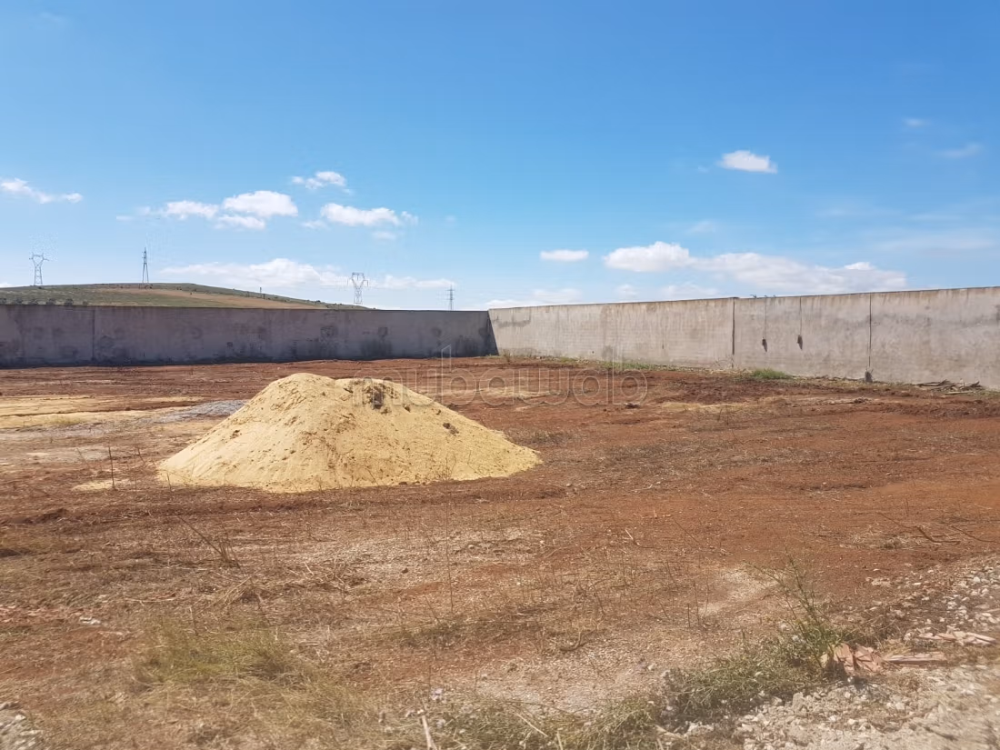 A vendre Terrain de 1 602 m² à Borj Youssef