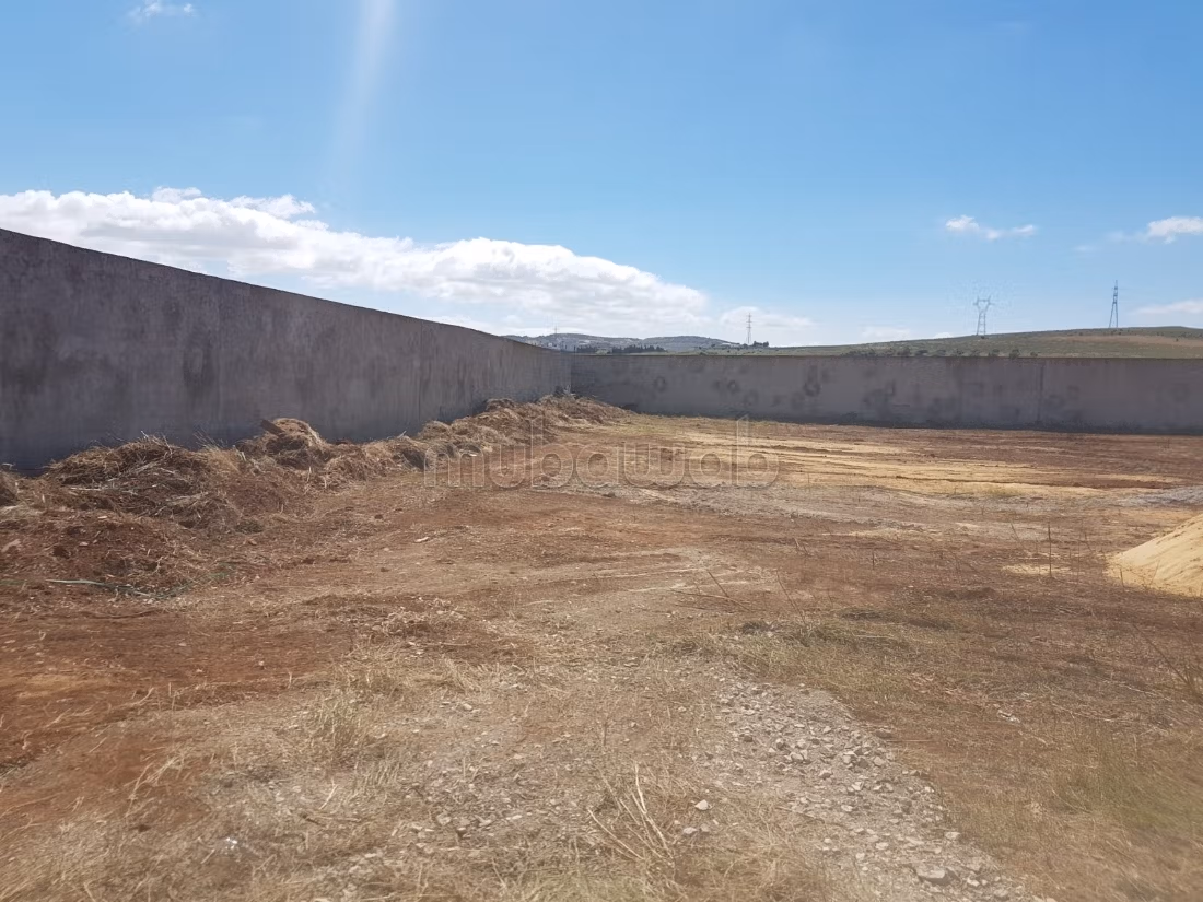 A vendre Terrain de 1 602 m² à Borj Youssef