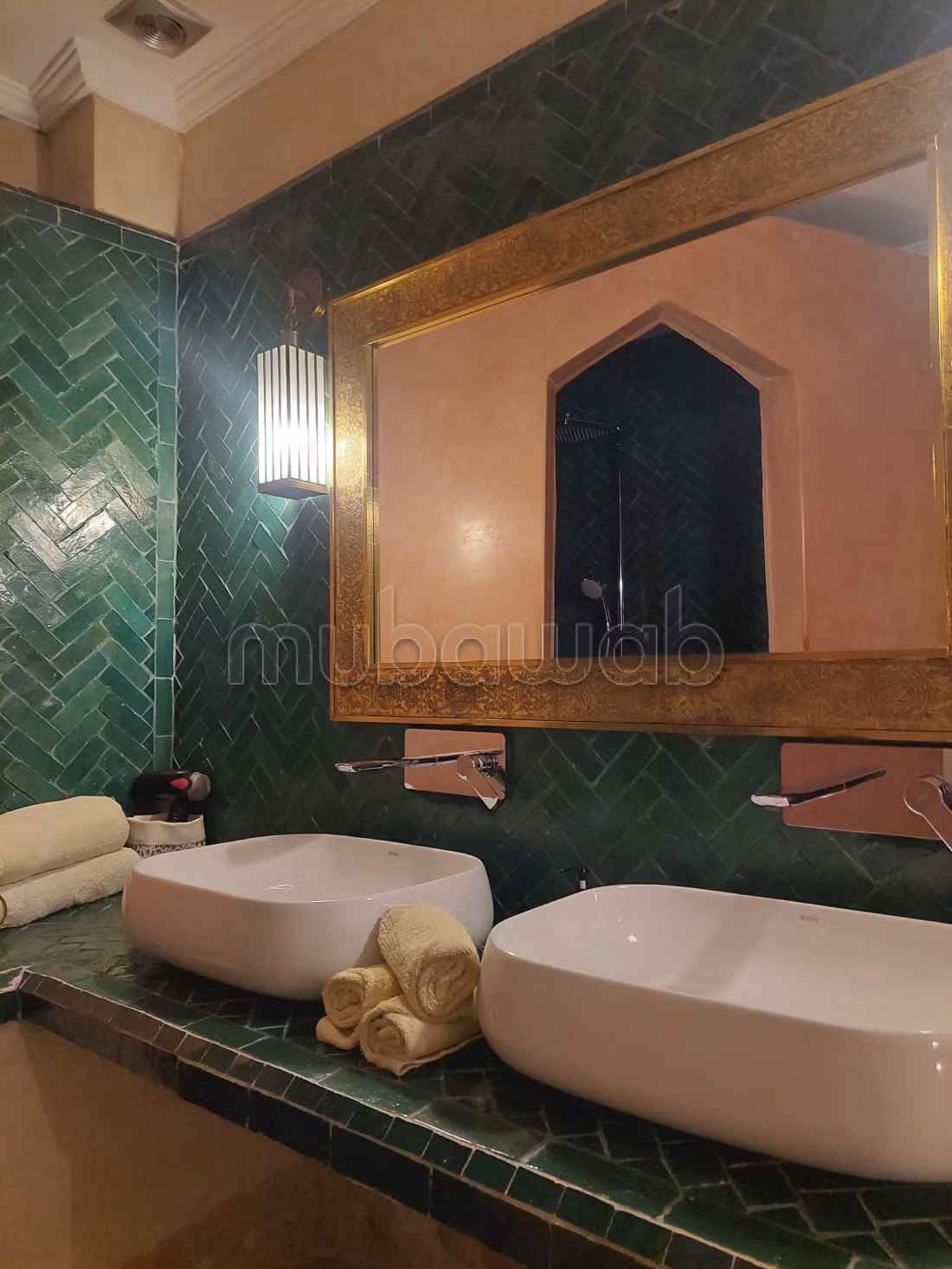 Venta de riad en Zaouia Sidi Ghalem. Superficie 176 m². Gran piscina