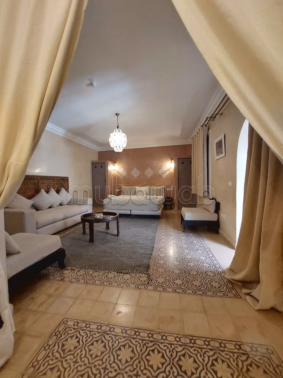 Venta de riad en Zaouia Sidi Ghalem. Superficie 176 m². Gran piscina