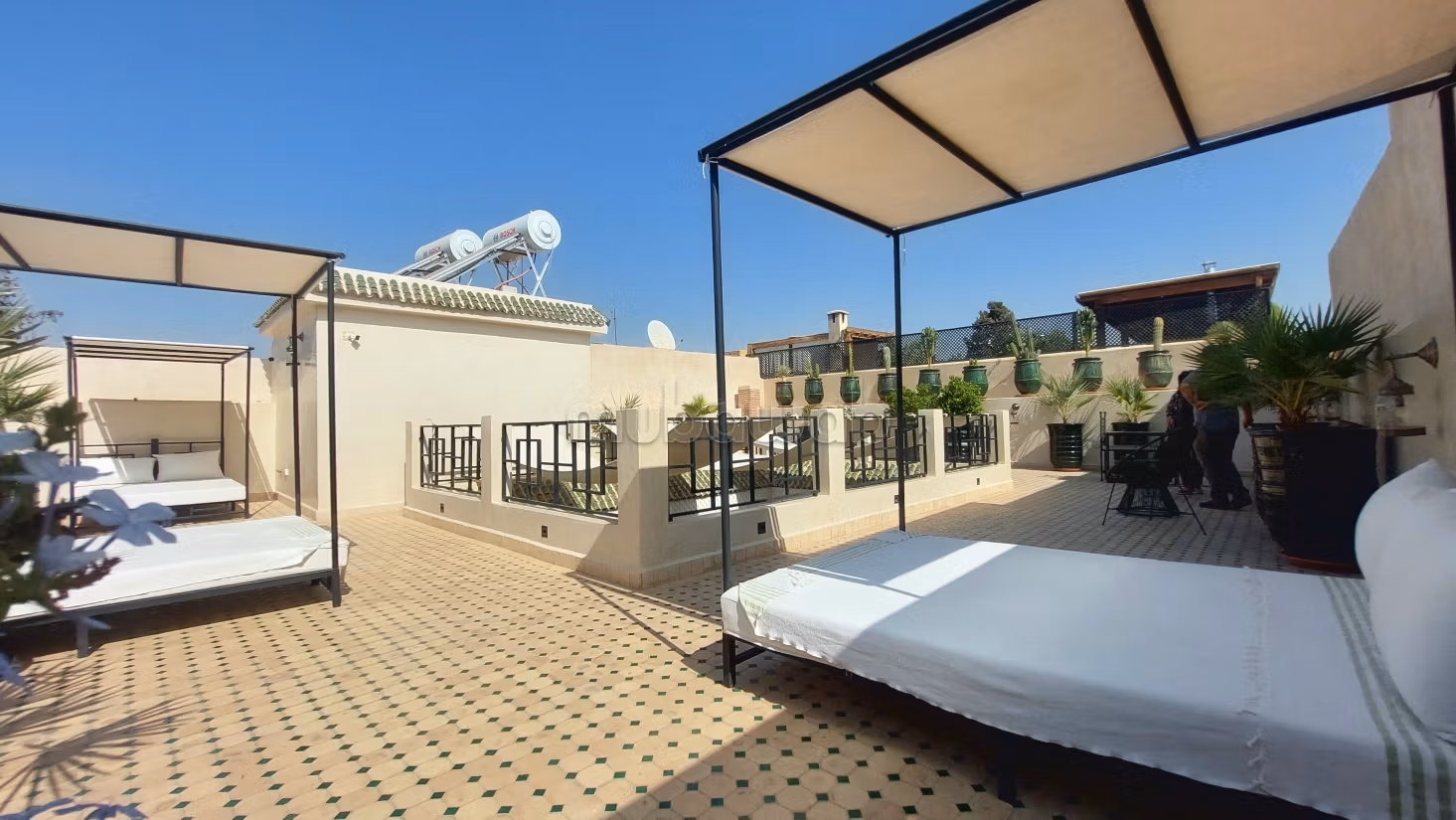 Luxueuze riad te koop in Babdoukala. 7 mooie kamers