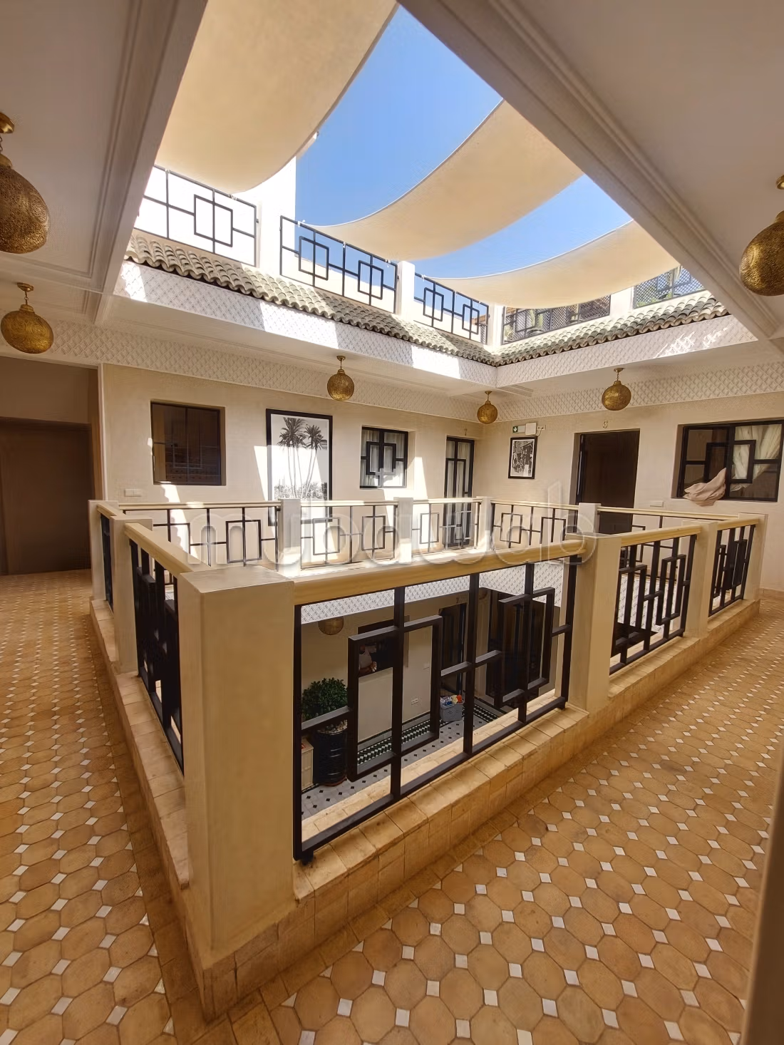 Luxueuze riad te koop in Babdoukala. 7 mooie kamers